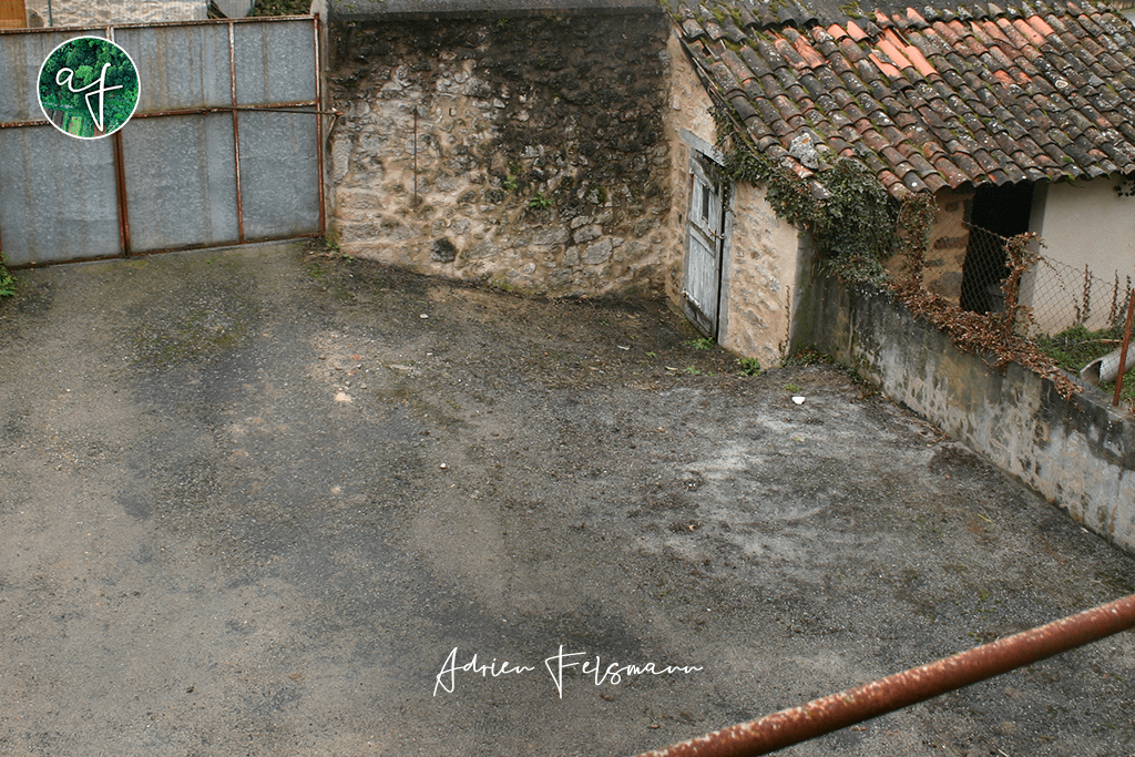 Cour intérieure avant les travaux