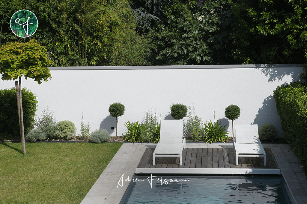 Intégration paysagère d'une plage de piscine