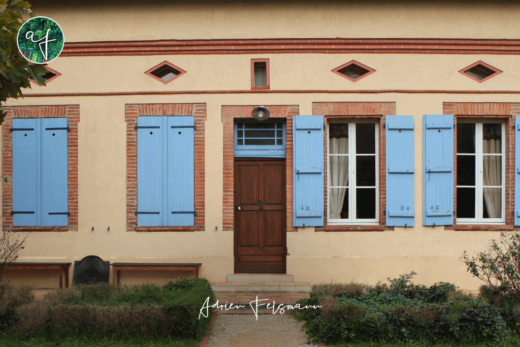 Façade de maison toulousain avant les travaux paysagers