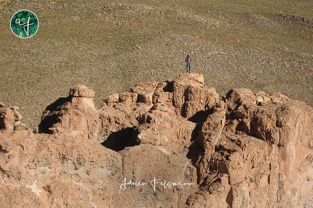 Balade dans un paysage rocheux immense