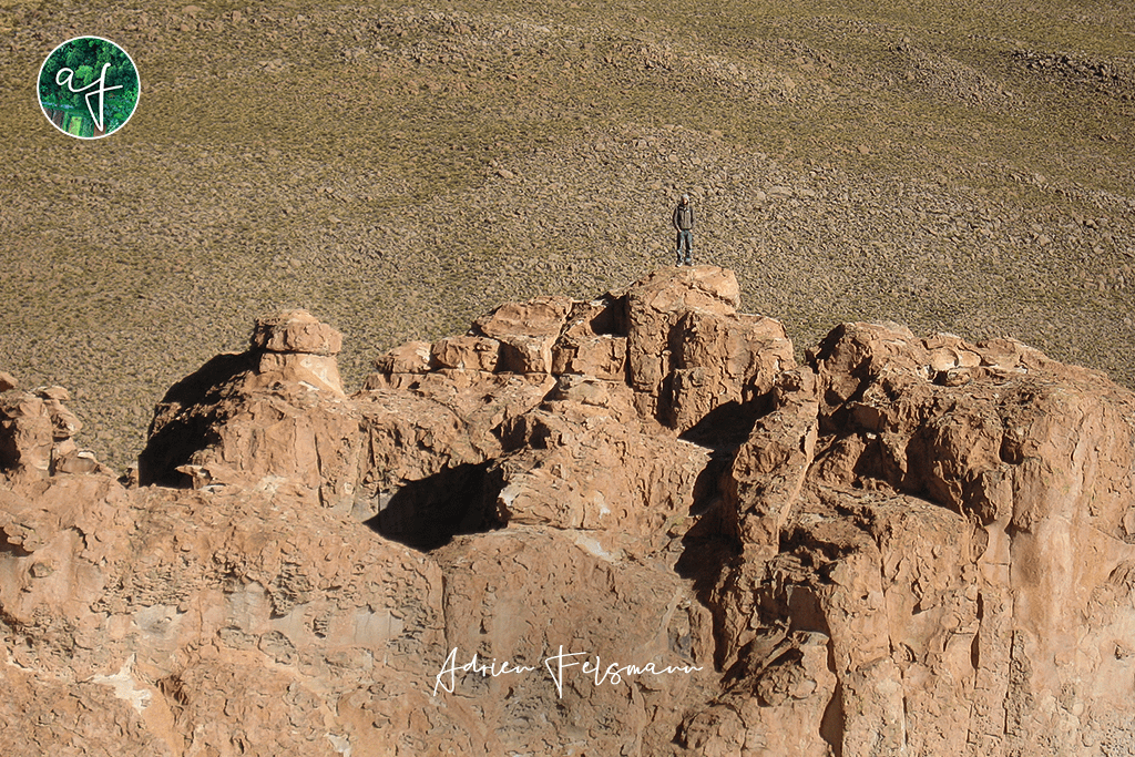 Balade dans un paysage rocheux immense